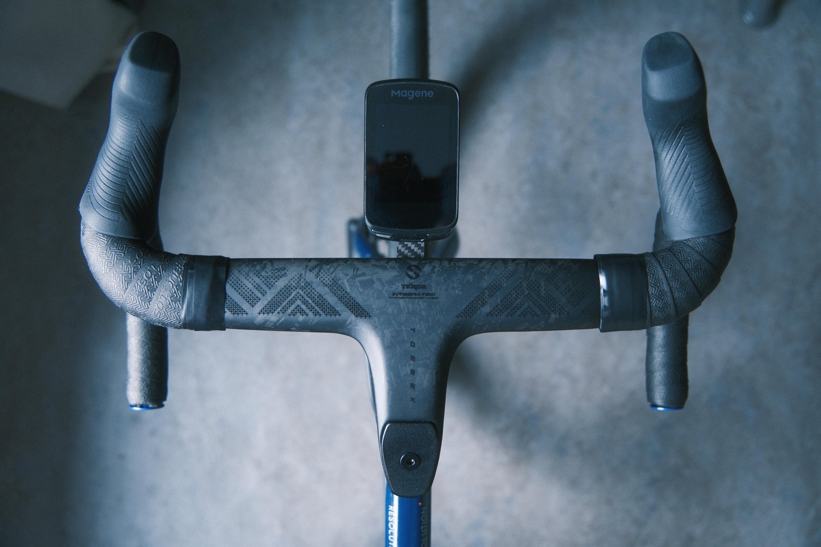 TOSEEK TR5500 Integrated Handlebar Review: Carbon Cockpit for Under $100