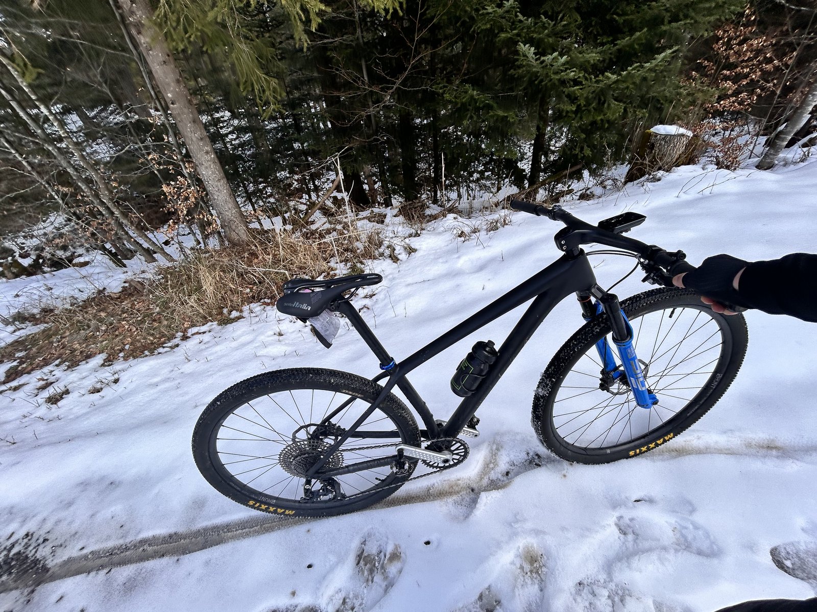 How good is an AliExpress Carbon MTB? – photo 2